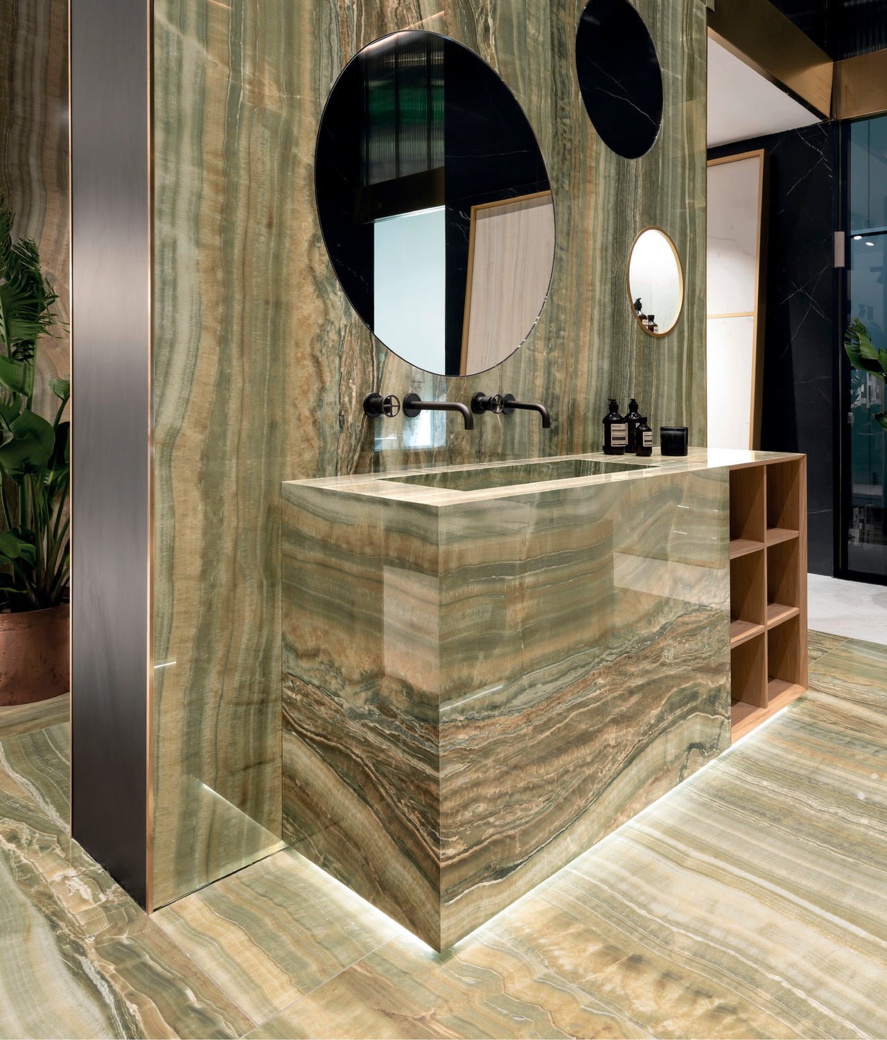 Buy Green Vein Cut Onyx Maxfine for $1,200 at Zicana Boutique
